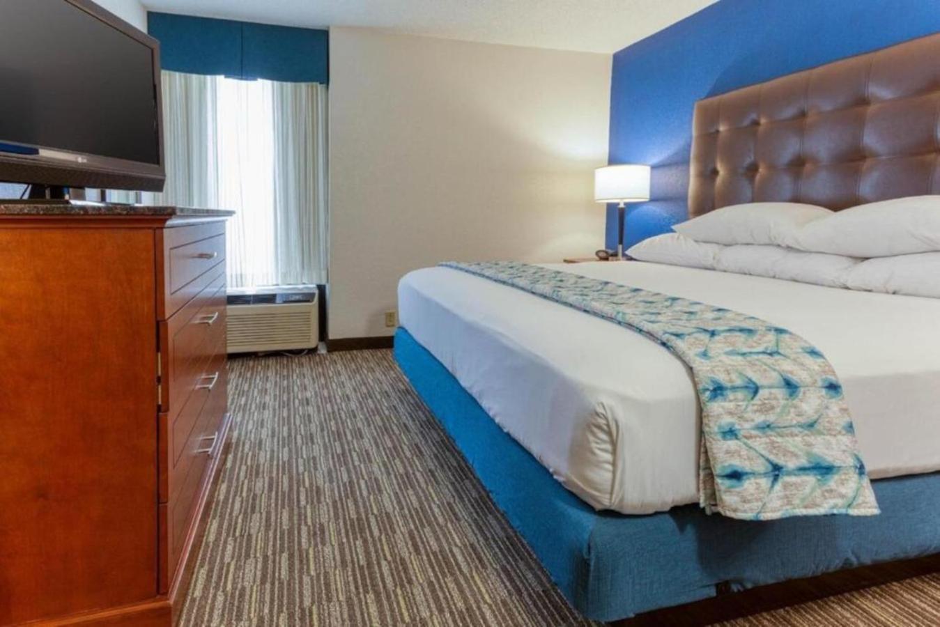 Heritage Inn & Suites St Louis Fenton, Trademark By Wyndham Exterior photo