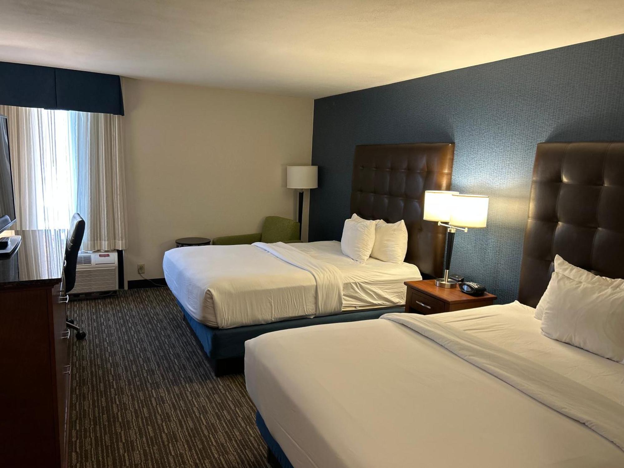 Heritage Inn & Suites St Louis Fenton, Trademark By Wyndham Exterior photo