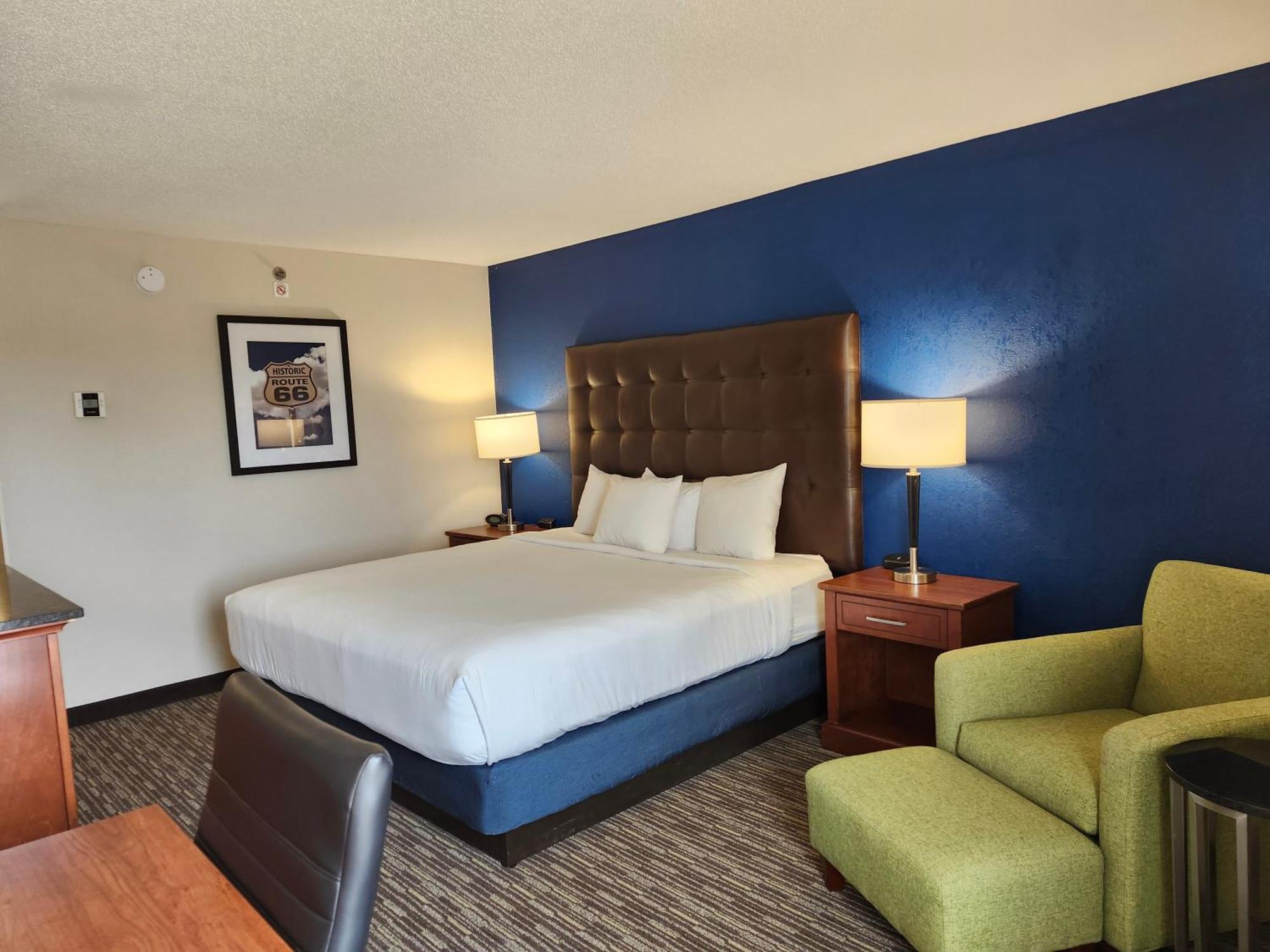 Heritage Inn & Suites St Louis Fenton, Trademark By Wyndham Exterior photo