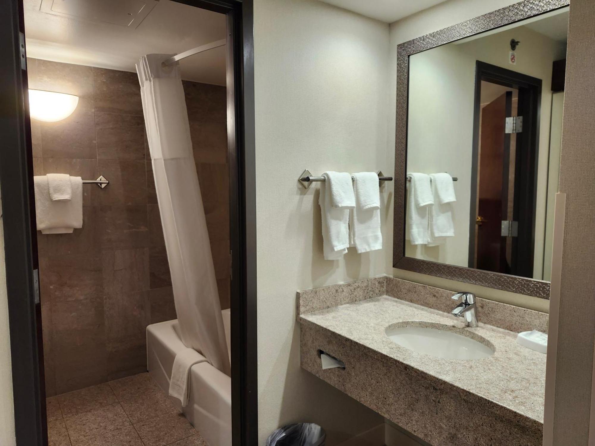 Heritage Inn & Suites St Louis Fenton, Trademark By Wyndham Exterior photo
